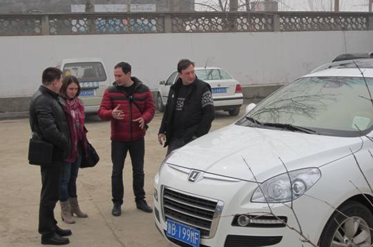 俄羅斯客戶來公司驗收數(shù)控管螺紋車床［組圖］