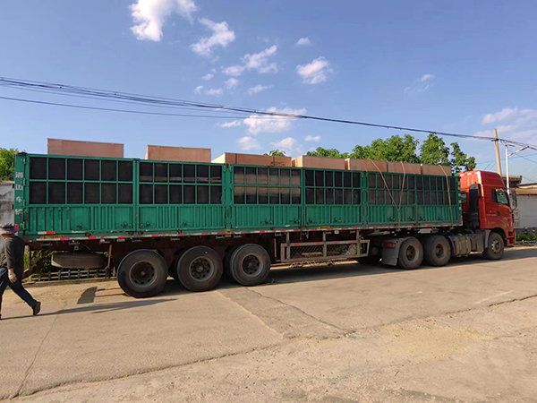 輪轂拉絲機(jī)整柜發(fā)貨國外